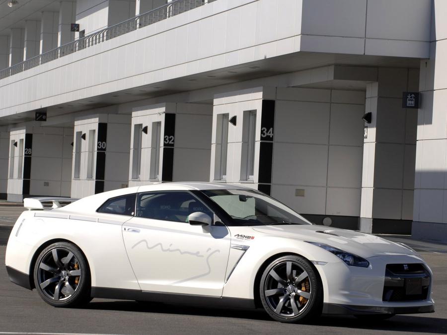  Nissan GT-R by Mines Motor Sport 2008 года  (фото 2 из 5)